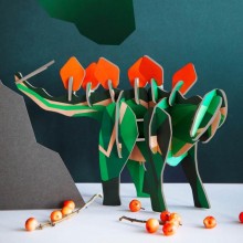 3D Spielzeug Stegosaurus aus Recyclingkarton