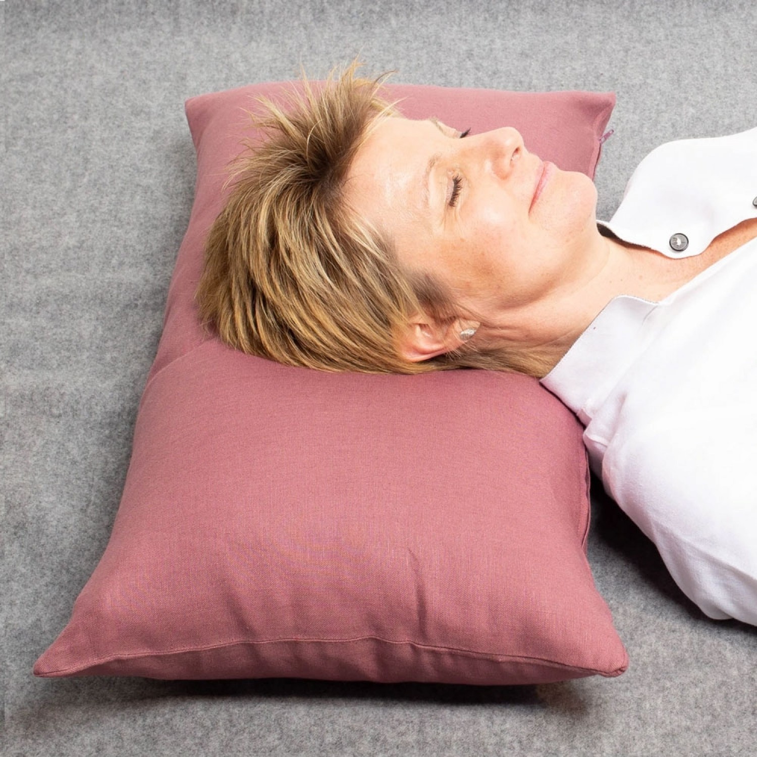 Organic Neck Support Pillow 2 chambers & linen pillowcase lilac » nahtur-design