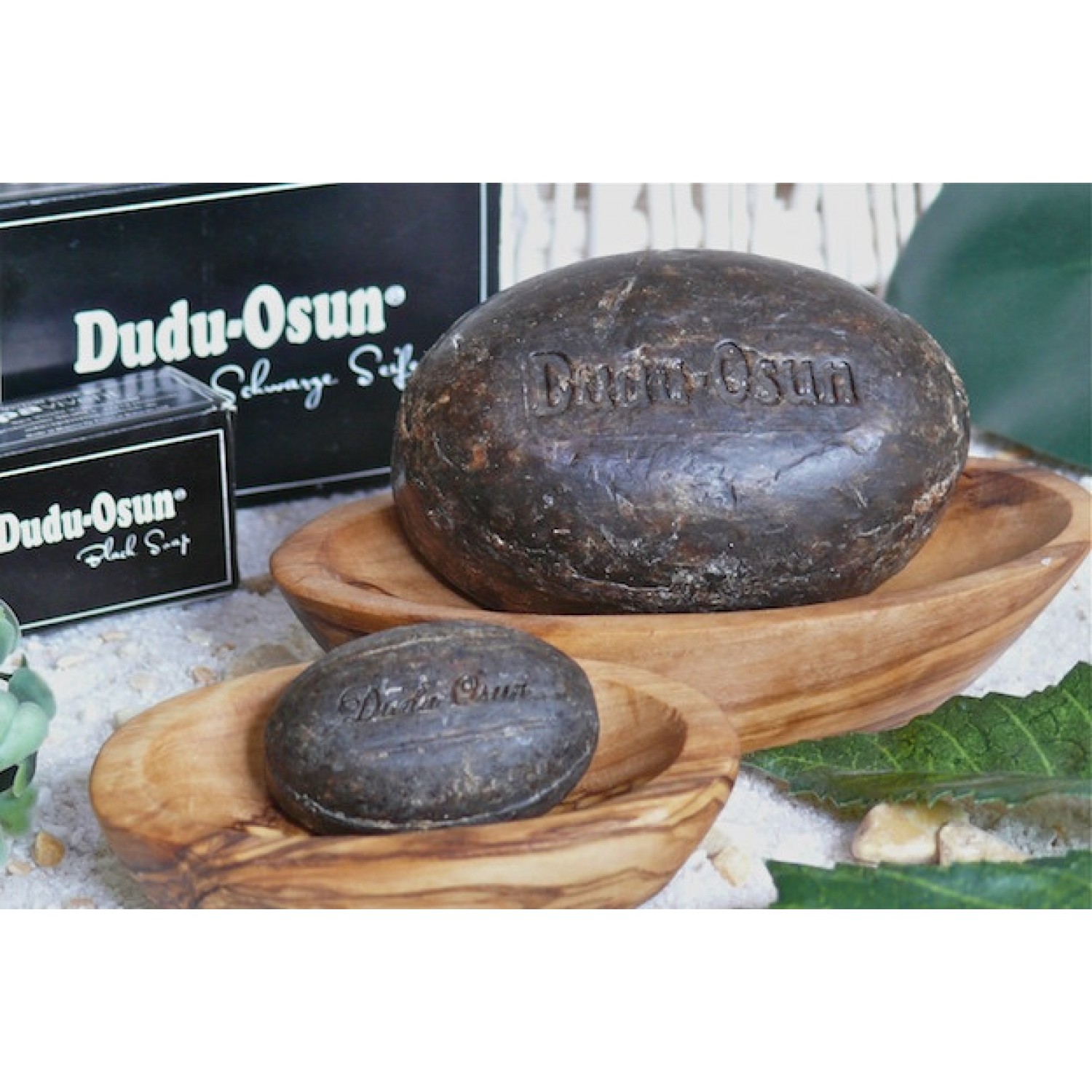 Olive Wood Soap Dish with DUDU-OSUN® black Soap | Olivenholz erleben