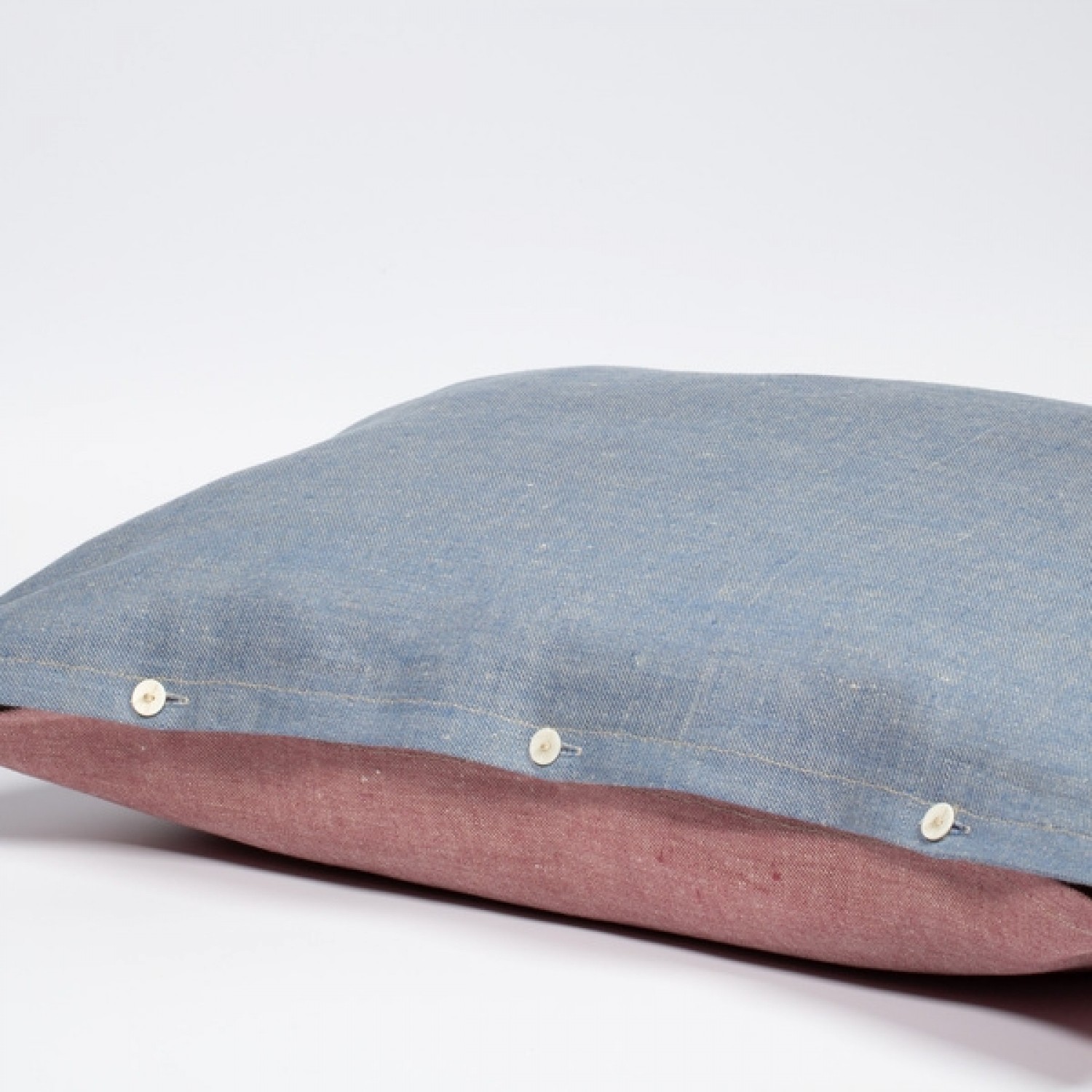 Reversible Cuddle Cushion Organic Linen Denim Rose-Blue & Wool Filling » nahtur-design