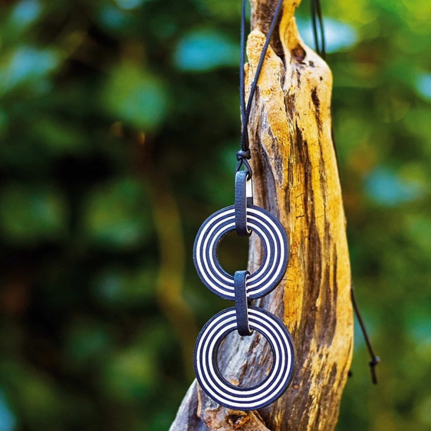 Fair trade Necklace BIG CIRCLES Black/White » Sundara