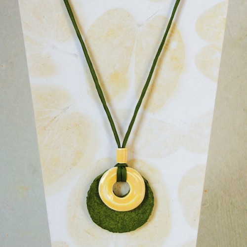 Fair trade Necklace ESHA Green » Sundara