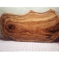 Olive Wood Carving Board with Juice Rim & Engraving | Olivenholz erleben