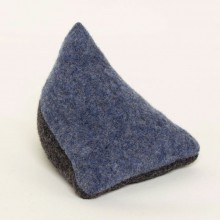Tetrapep fine Loden Hand Flatterer, kneadable Pyramids with organic Wheat – Blue/Black 1 piece