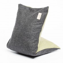 Reversible Organic Travel Pillow with Spelt Husks & Linen & Loden Cover – Anthracite/Moss